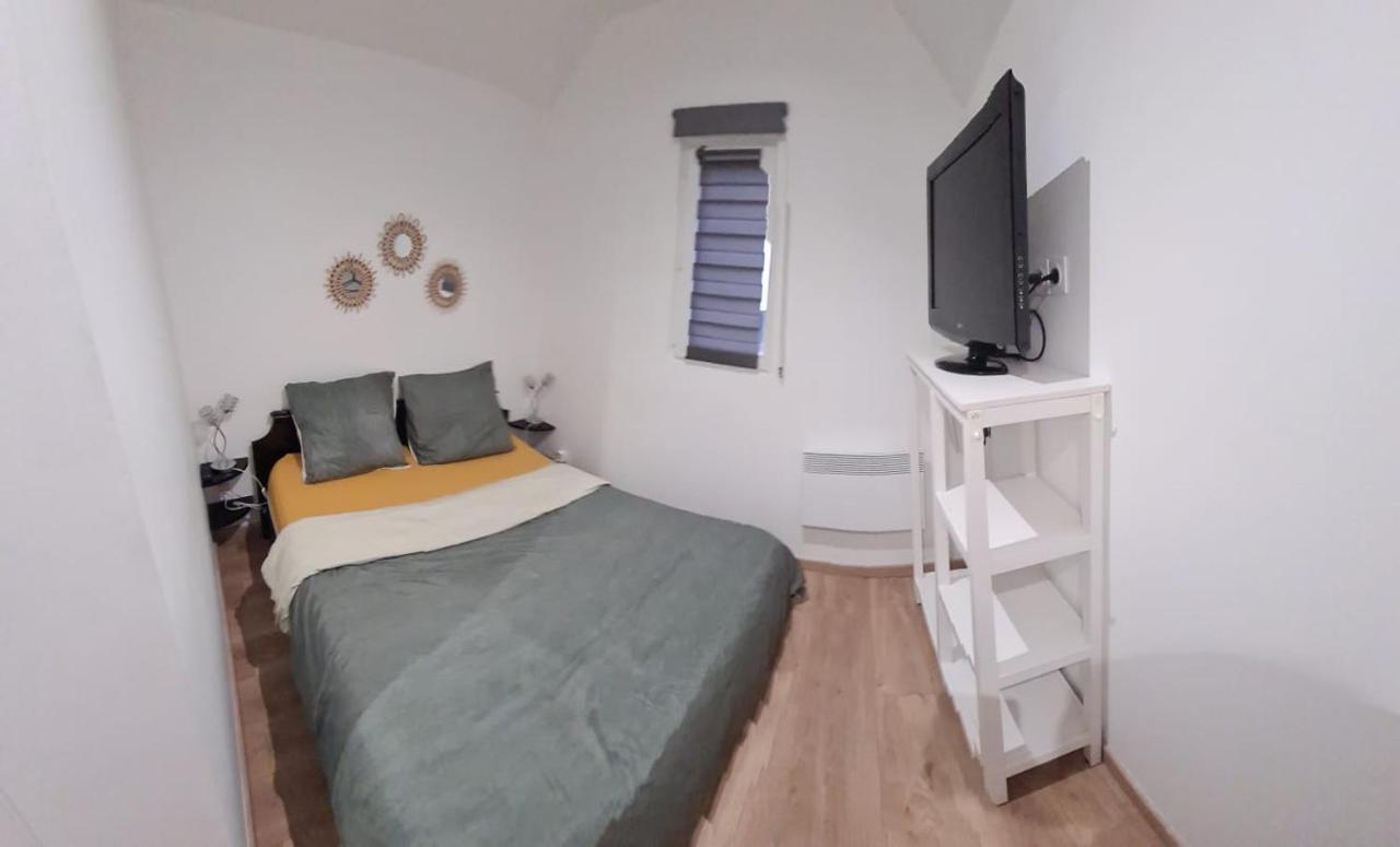 Petite Maison Cosy Dans Un Jardin. Ермон Екстериор снимка